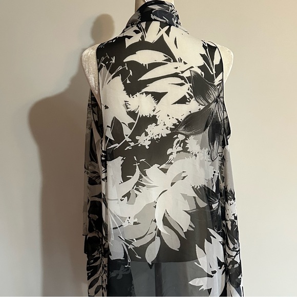 Black / White Floral Print Semi-sheer, Open-front Duster Cardigan Coverup - Picture 5 of 7
